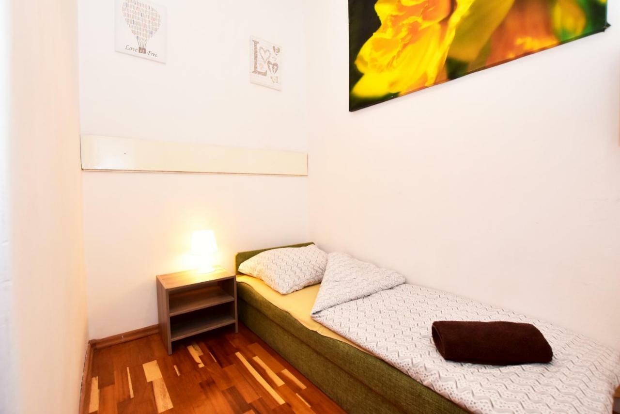 City Central Hostel Swidnicka วรอตซวาฟ ภายนอก รูปภาพ